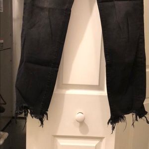 Hi rise / destroyed crop / black skinny jean